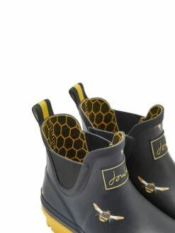 Joules Black Wellibob Short Height Printed Wellies 10 Joules Black Wellibob Short Height Printed Wellies -UK Clothing Sales 2024 418229s4
