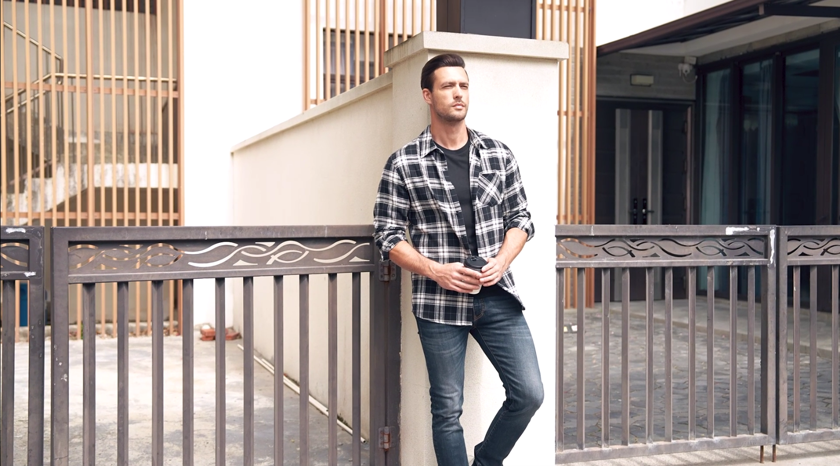 Front Page -UK Clothing Sales 2024 A1l4ONp7RBL