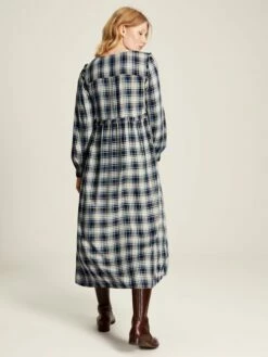 Front Page -UK Clothing Sales 2024 C74917s2