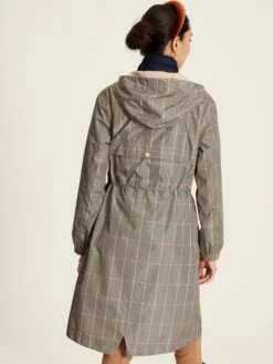 Front Page -UK Clothing Sales 2024 U75422s2